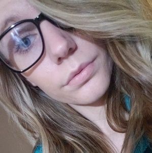 Meet your Posher, Abigail